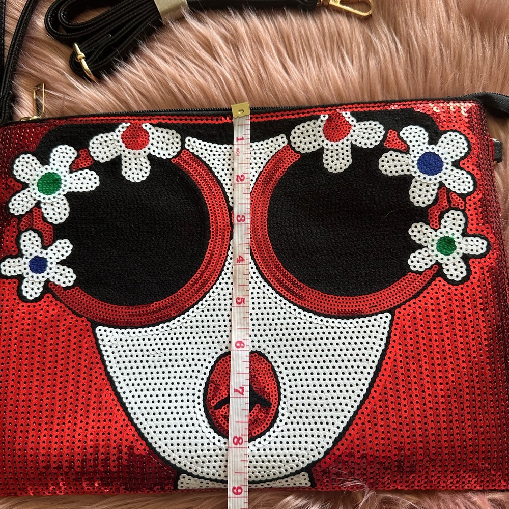 Stylish Red Sequin Clutch with Graphic Design - Picture 4 of 4